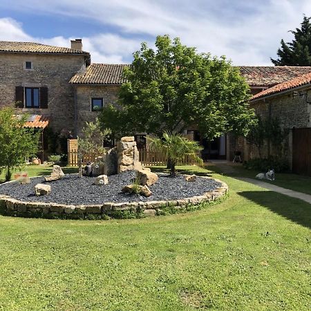 Blacksmiths Cottage in Blanzay - 3 beds Exterior foto