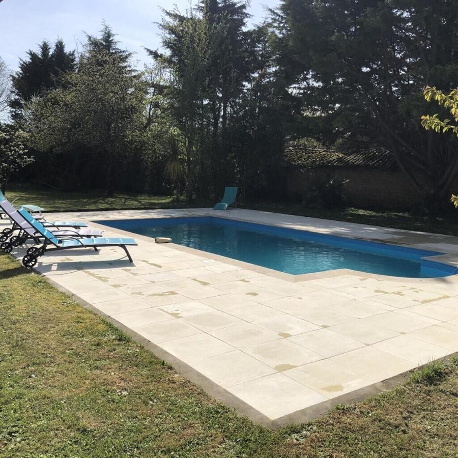 Blacksmiths Cottage in Blanzay - 3 beds Exterior foto