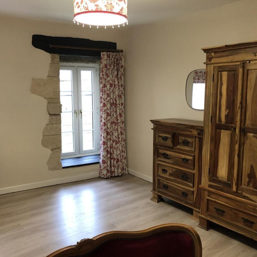 Blacksmiths Cottage in Blanzay - 3 beds Exterior foto