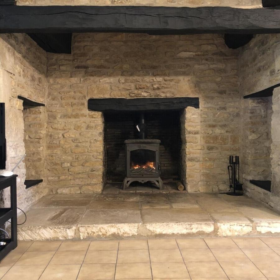 Blacksmiths Cottage in Blanzay - 3 beds Exterior foto